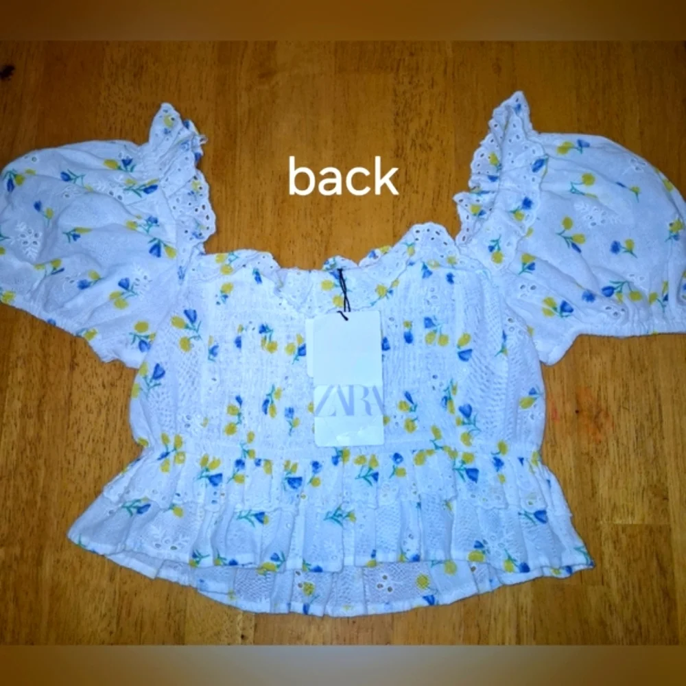 Zara White Floral Smocked Top‎